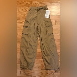 Lululemon Mid-Rise Dance Studio Cargo Pant / Size 0